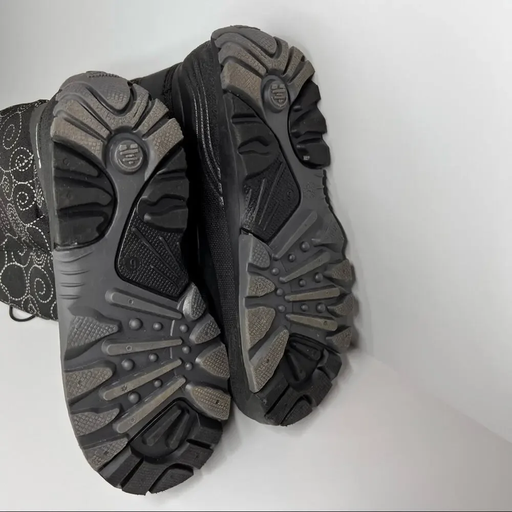 KAMIK snow boots women's 6 black white swirl insulated waterproof winter ankle